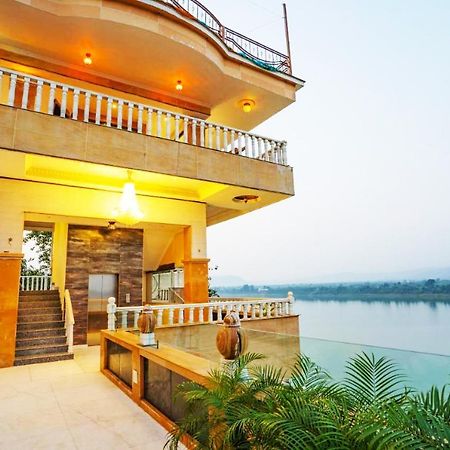 Treehouse Narmade A Riverfront Resort & Spa Narmadapuram Hoshangabad Dış mekan fotoğraf