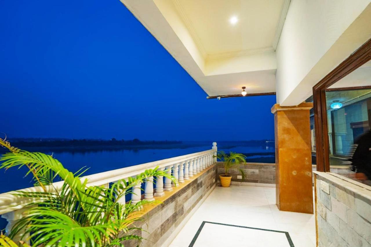 Treehouse Narmade A Riverfront Resort & Spa Narmadapuram Hoshangabad Dış mekan fotoğraf