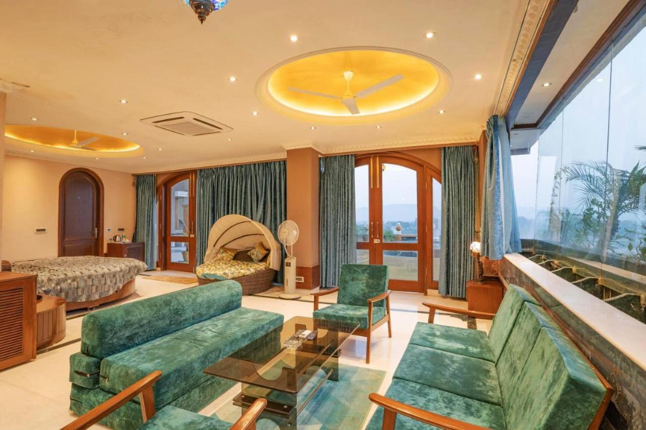 Treehouse Narmade A Riverfront Resort & Spa Narmadapuram Hoshangabad Dış mekan fotoğraf