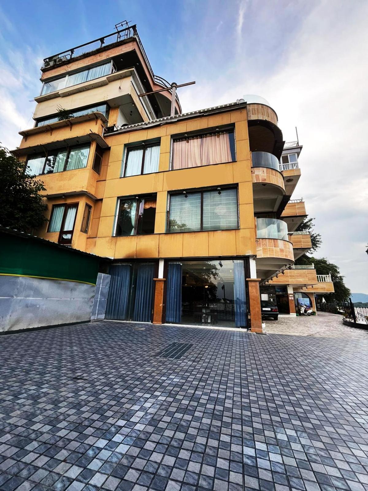 Treehouse Narmade A Riverfront Resort & Spa Narmadapuram Hoshangabad Dış mekan fotoğraf